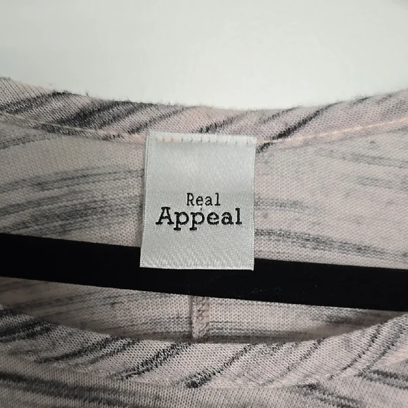 Real Appeal Top - Picture 2 of 4